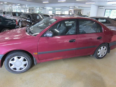 Toyota Avensis 1999, kuva 2/18