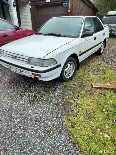 Toyota Carina II 1991, kuva 1/4