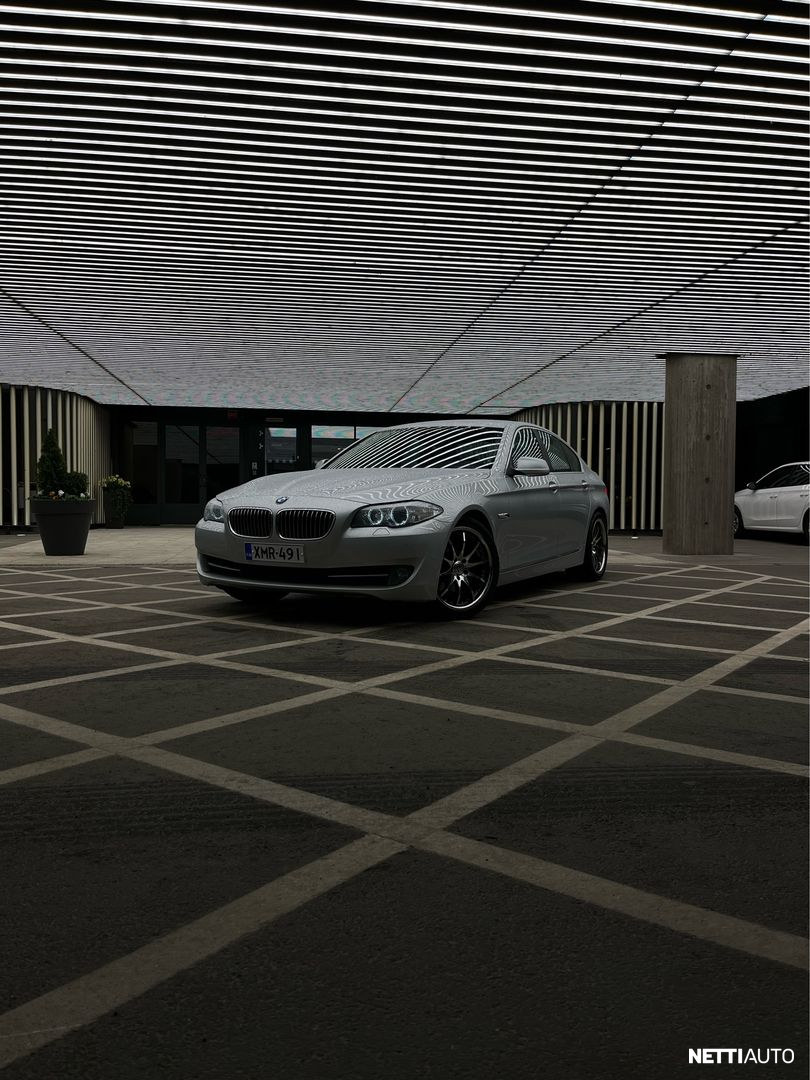 BMW 523