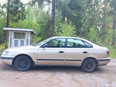 Toyota Carina E 1992, photo 2/9