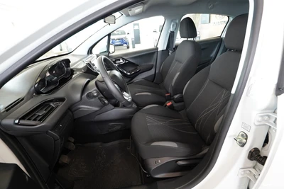 Peugeot 208 Vision VTi 82 5-ov 2014, kuva 5/11