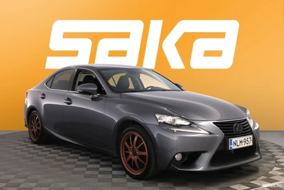 Lexus IS 300h Executive 2014, photo 1/71