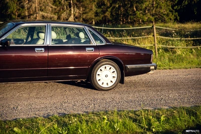Jaguar XJ6 XJ40 Insignia 1993, photo 4/60