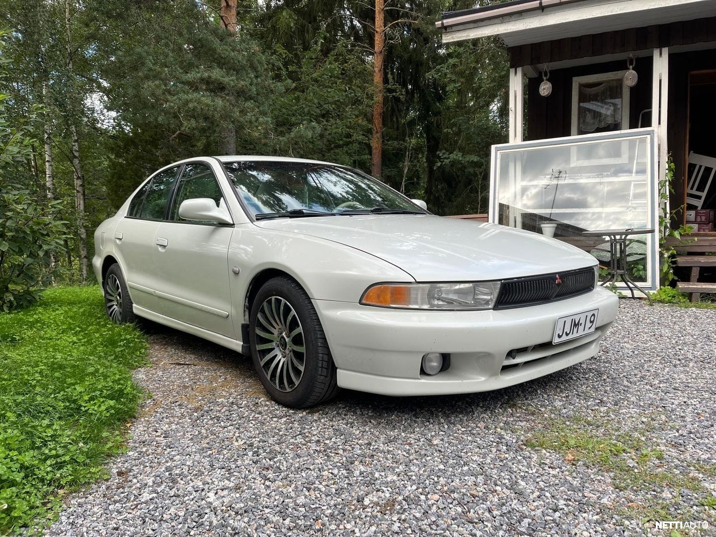 Mitsubishi Galant