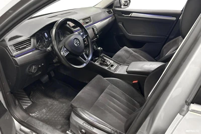 Skoda Superb 2017, photo 7/10