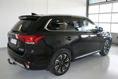 Mitsubishi Outlander PHEV 2017, kuva 3/26