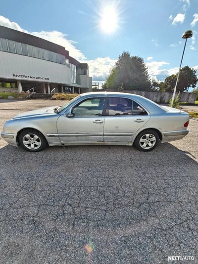 Mercedes-Benz E 200 2002, kuva 5/9