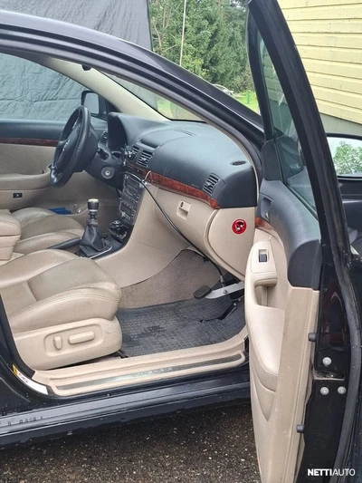 Toyota Avensis 4D Avensis Sedan 2,2 D 2006, photo 5/16