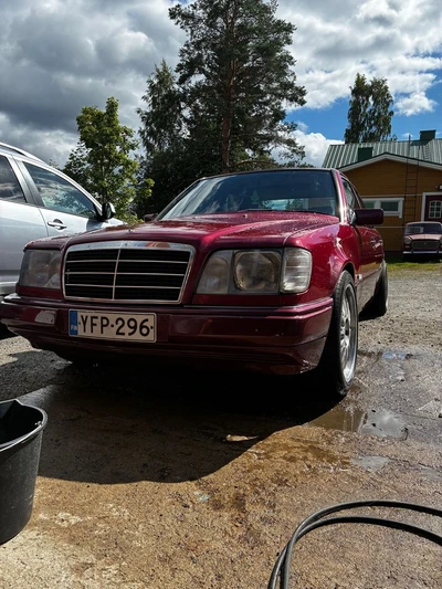 Mercedes-Benz 124 1994, kuva 3/17