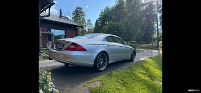 Mercedes-Benz CLS 2004, kuva 1/14