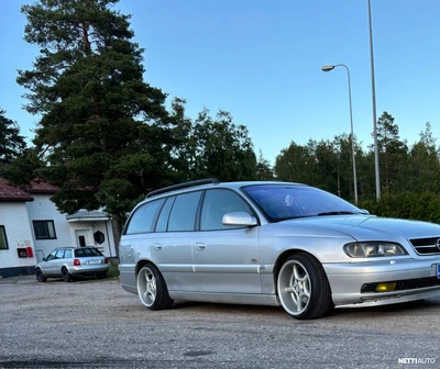 Opel Omega 2002, kuva 2/5