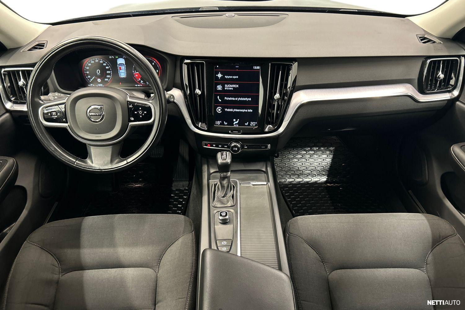 Volvo V60 Cross Country 2019, photo 7/25