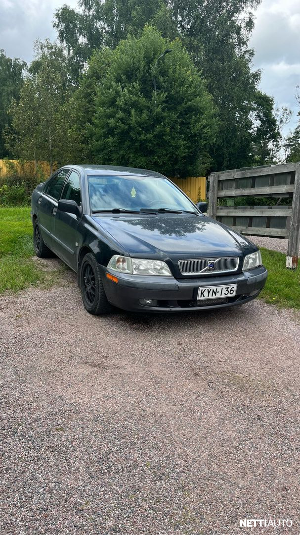 Volvo S40