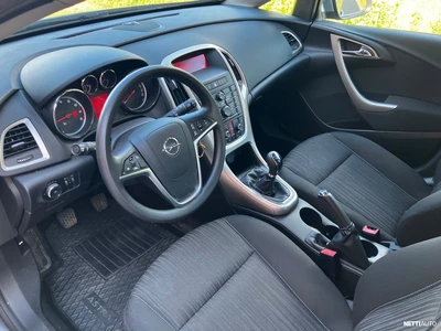 Opel Astra 2011, kuva 5/6