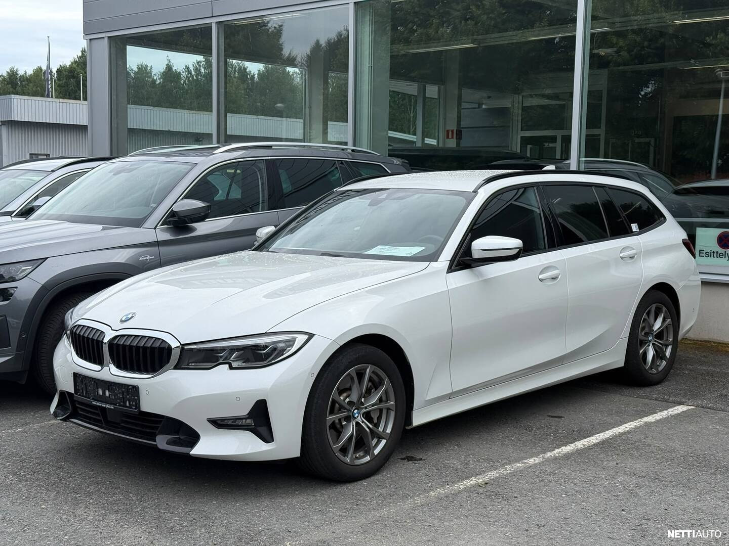 BMW 330