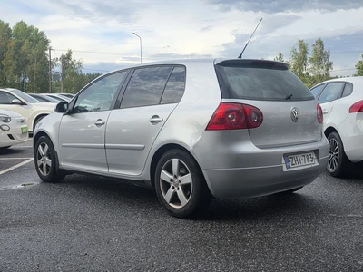Volkswagen Golf 1,6 85 kW FSI aut. 4d 2005, photo 2/6