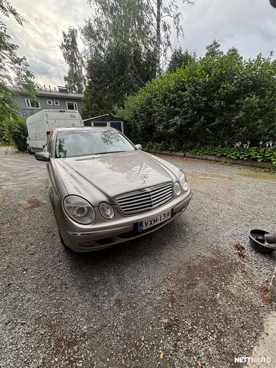 Mercedes-Benz E 2005, photo 1/14