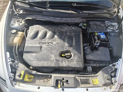 Volvo V50 2.0D Kinetic 2004, kuva 2/18