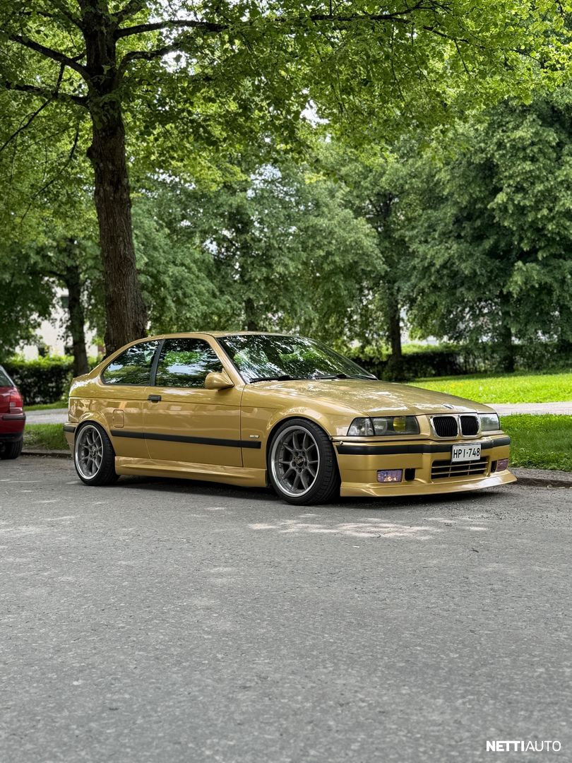 BMW 323