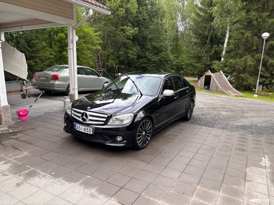 Mercedes-Benz 220 2007, kuva 3/5