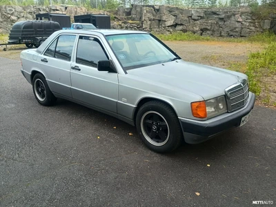 Mercedes-Benz 190 190E 1991, kuva 4/7