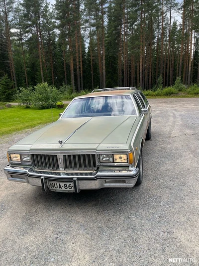 Pontiac Parisienne 1985, photo 2/12
