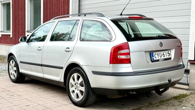 Skoda Octavia 1,6 FSI Elegance 2005, kuva 5/11