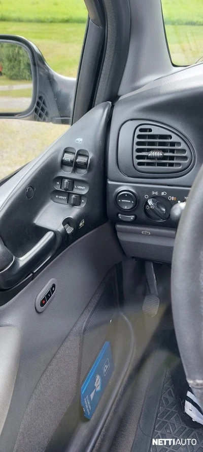 Chrysler Grand Voyager 1998, kuva 5/21