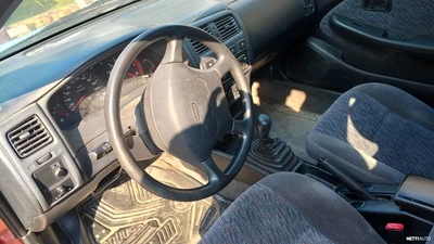 Nissan Almera 1995, kuva 5/9