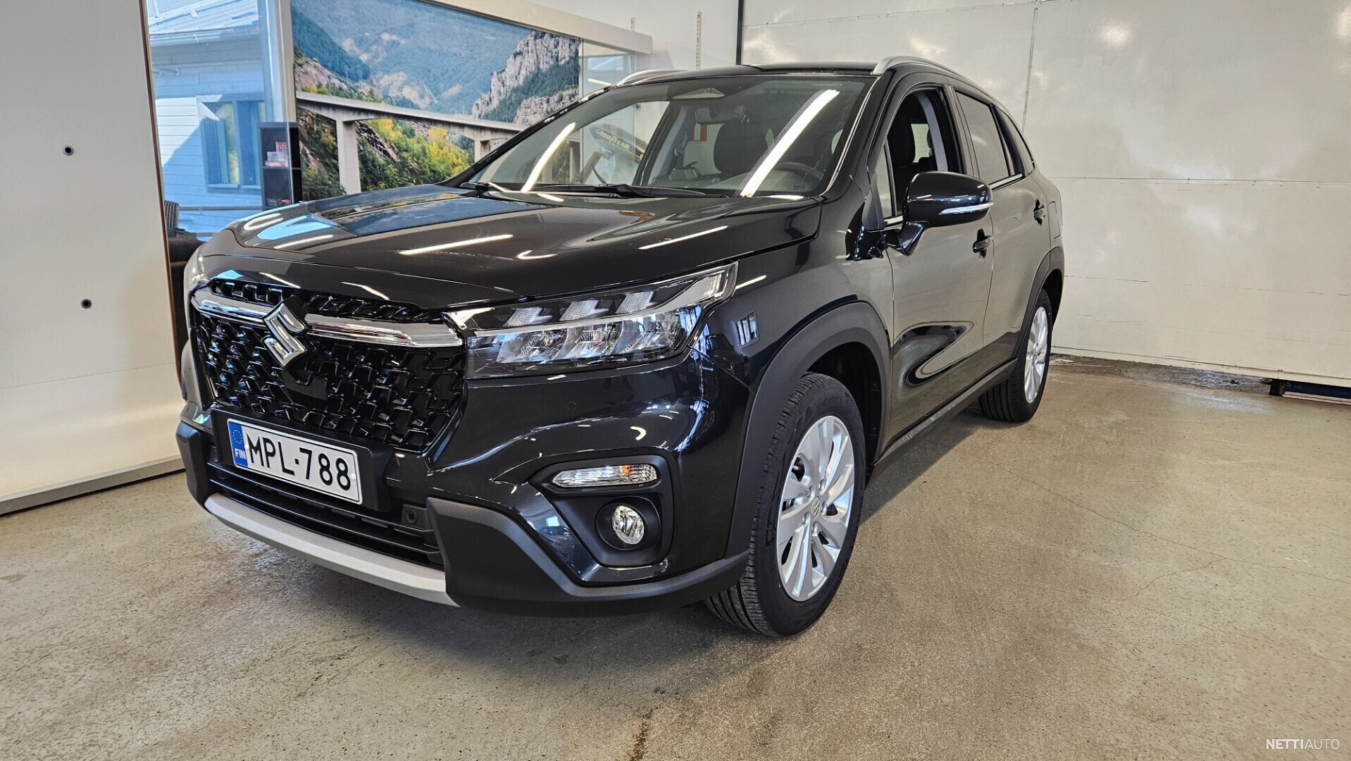 Suzuki S-cross