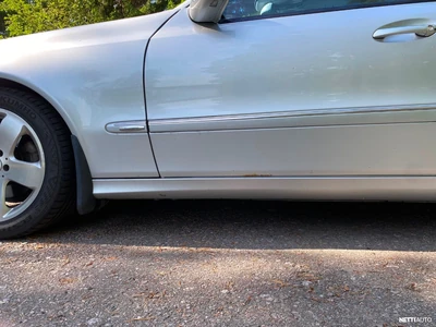 Mercedes-Benz E 2004, kuva 7/11