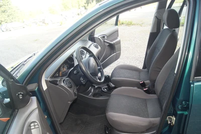 Ford Focus 2002, kuva 7/10