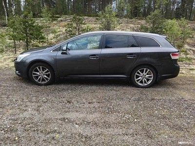Toyota Avensis 2010, kuva 1/5