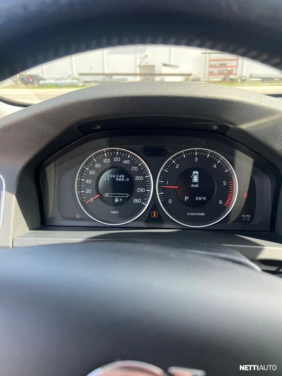 Volvo V60 D2 Momentum aut 2013, photo 4/5