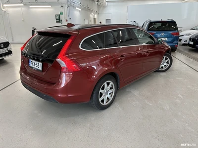 Volvo V60 D4 Momentum Business aut 2013, photo 2/33