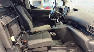 Toyota Proace City 2024, photo 6/22