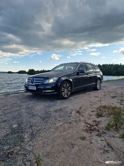 Mercedes-Benz 220 2011, kuva 1/15