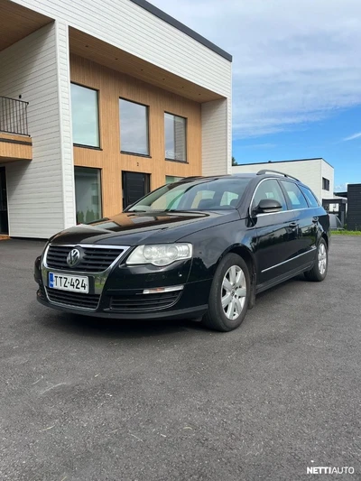 Volkswagen Passat 2010, photo 2/7