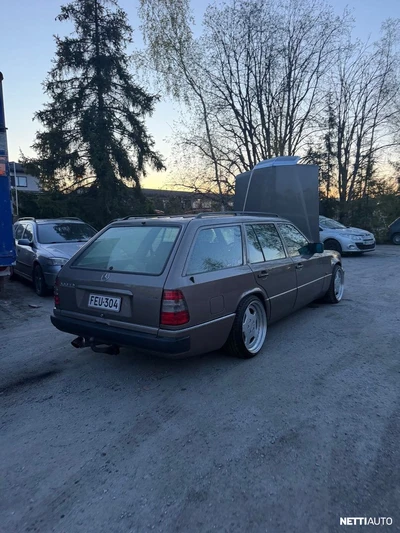 Mercedes-Benz 300 1990, kuva 5/8