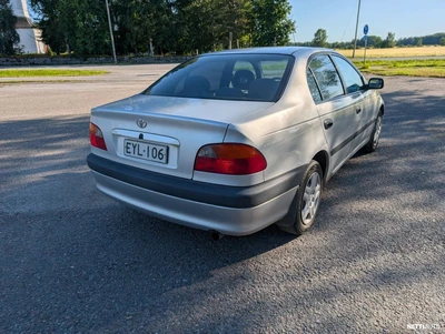 Toyota Avensis 2000, photo 5/16