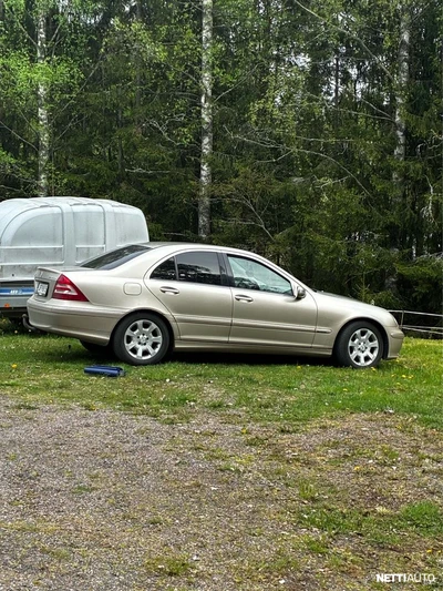 Mercedes-Benz C 2005, kuva 3/9