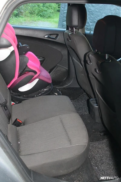 Opel Astra 2012, kuva 6/10