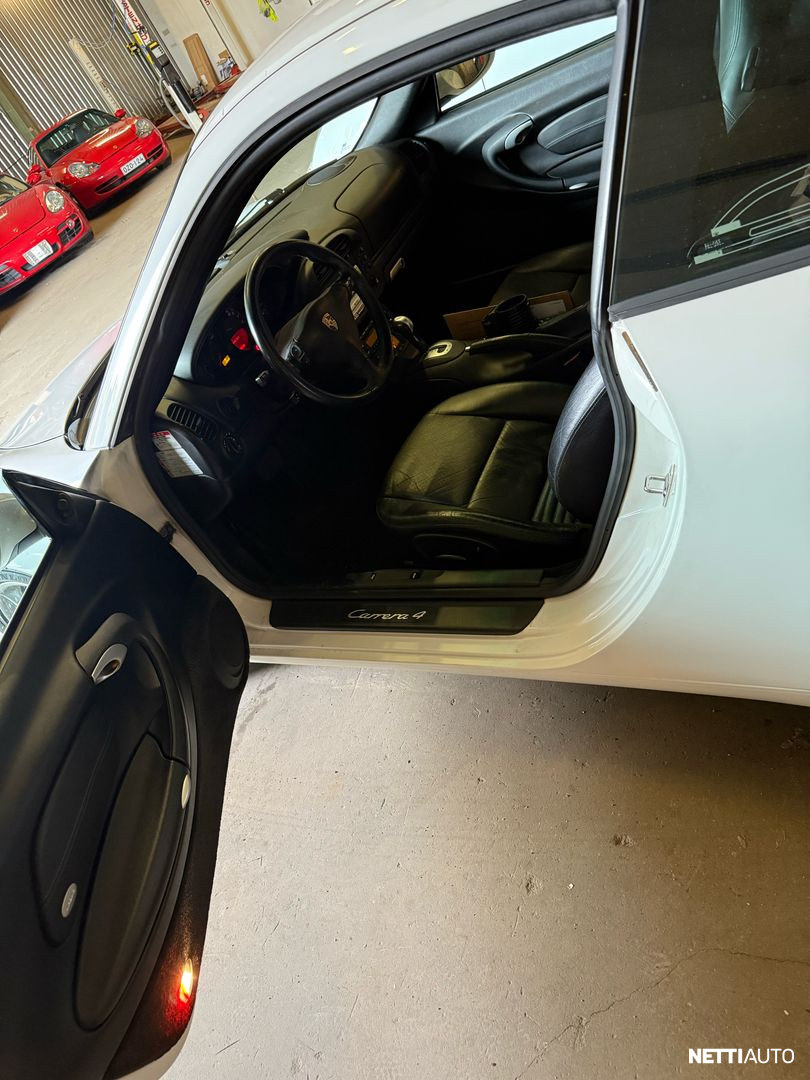 Porsche 911 2002, photo 2/4