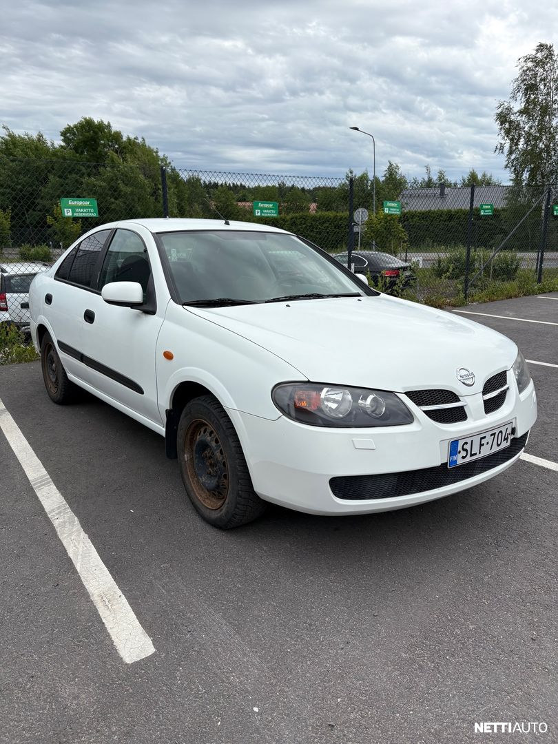 Nissan Almera