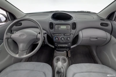 Toyota Yaris Verso 2000, photo 7/22