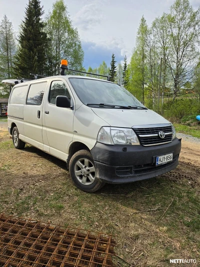 Toyota Hiace 2,5 D-4D 117 5ov 4WD pitkä 2009, photo 1/11