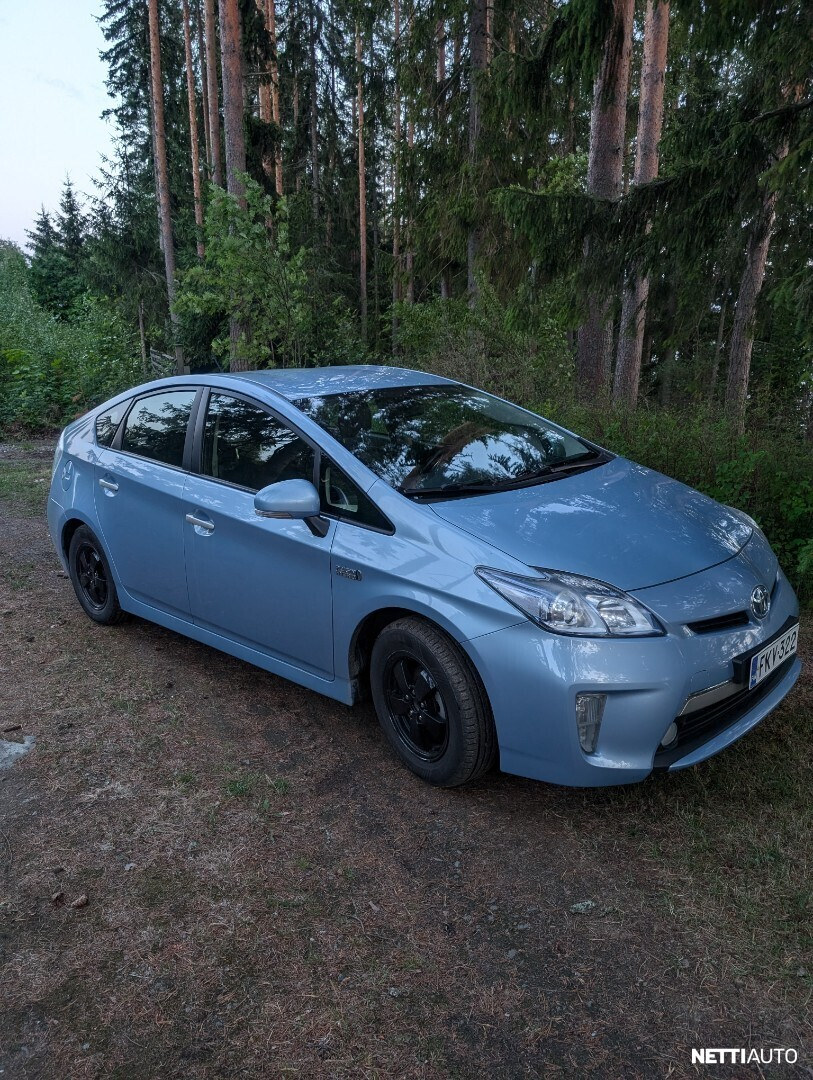 Toyota Prius PHEV