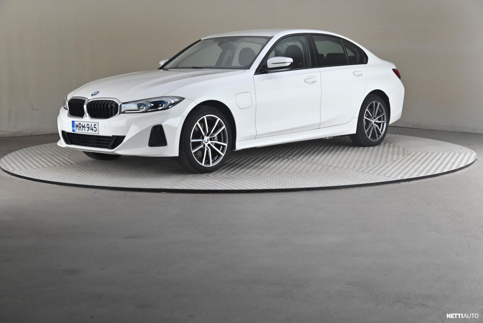 BMW 330