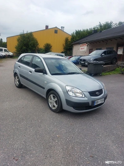 Kia Rio 2009, photo 2/6