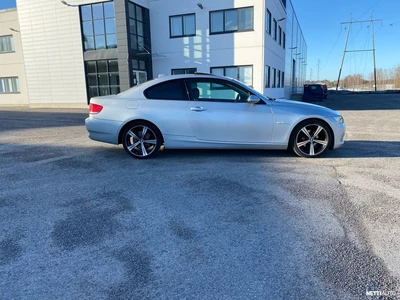 BMW 320 2009, kuva 3/5